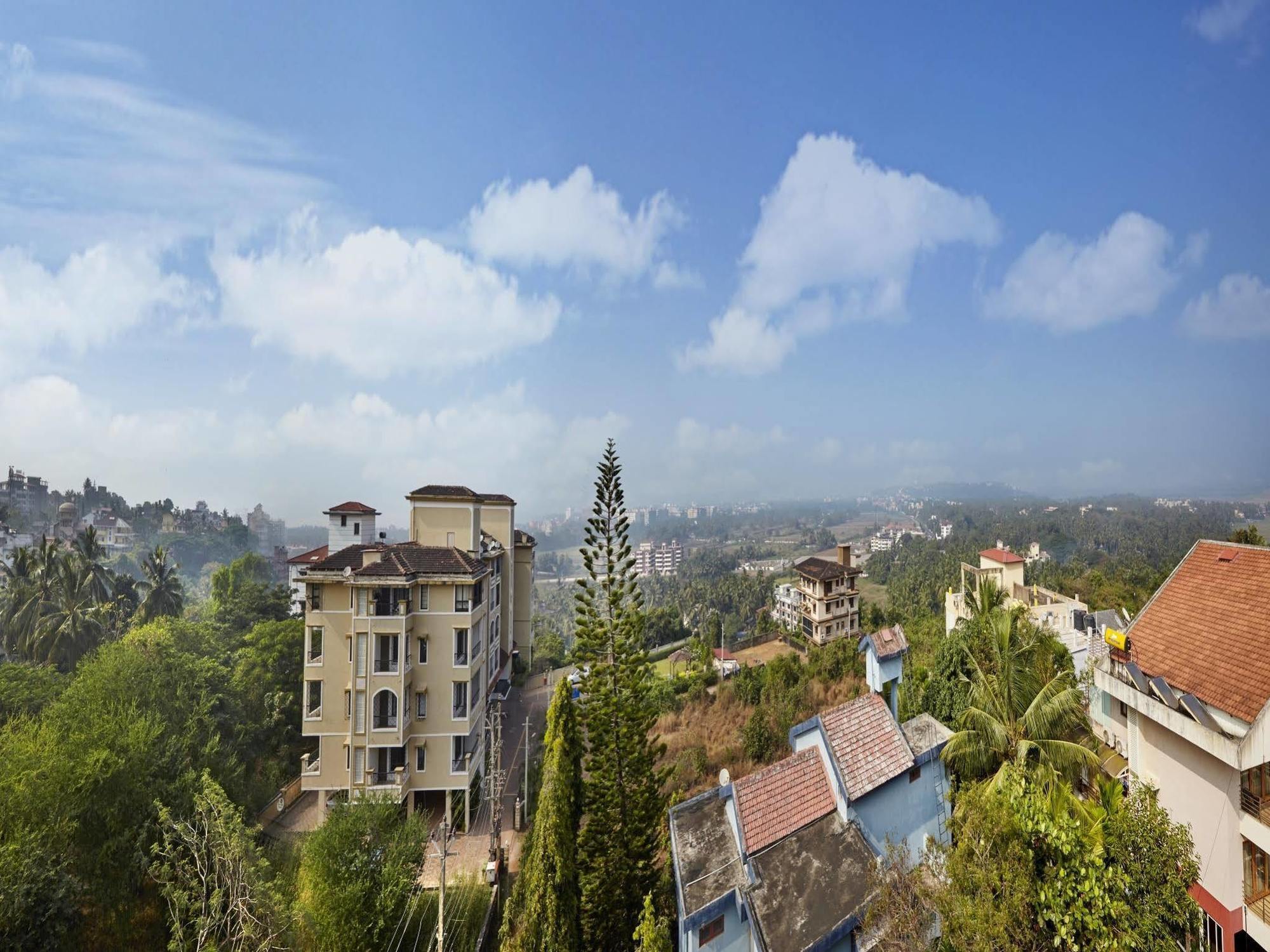 Hotel Highland Homes 2*